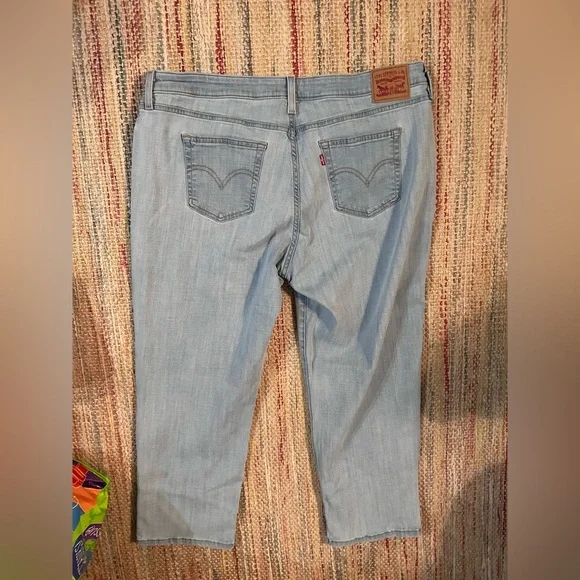 Levi's Light Blue Women's Jeans - Picture 4 of 4